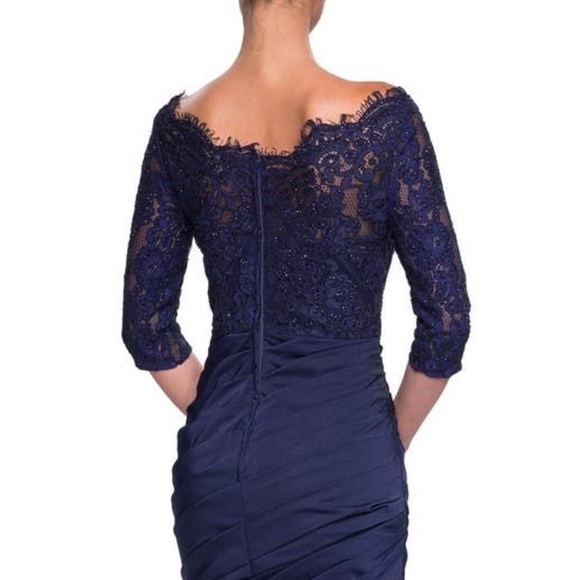 La FEMME LACE BODICE TRUMPET GOWN 🌺IN STORES. See Photos! Perfect Condition. - Picture 3 of 6